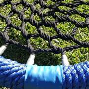 Close up of the rubber sleeve on the blue rope rim